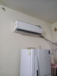 سبلت جداري 2طن كرفت فقط ليك بي تبريده فول السعر 300بيهه مجال 077223221...