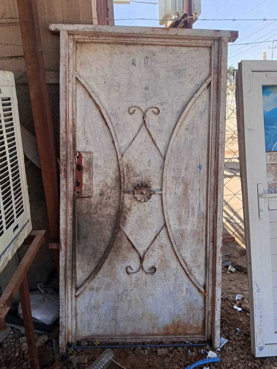 بيبان حديد للبيع المكان الشاميه مفرك الصلاحيه ***********
