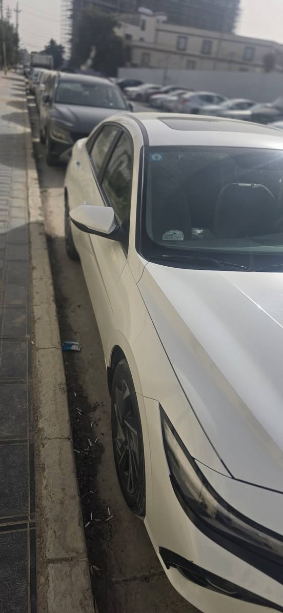 النترا خليجي مديل ٢٤ فول مواصفات ماشيه ٥٣ الف سياره نضيفه وخير من الله بيه ملاحضات بسيطه ١٨٠ وبيه مجال مكاني بغداد ***********
