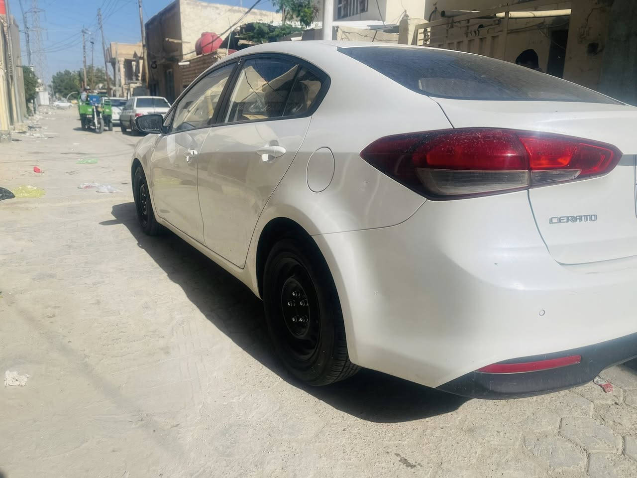 كيا سيراتو 2017 مكفولة كفالة عامة

رقم اربيل الماني تريد وكاله تريد تحويل 

تبريد مكينه كير حداديه تخم تاير كله جديد ماشيه 144km

السعر 130بيه مجال  رقمي *********** مكاني نجف
