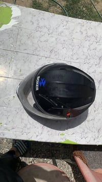 خوذة وصندوگ للبيع مستعملهن فقط شهر واحد  للإستفسار  07703322813