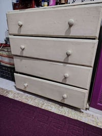 كومودي • خشب أبيض • ٤ درج