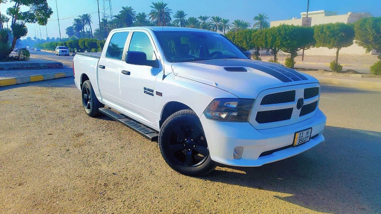 سم لله الرحمن الرحيم 
السلام عليكم 
للبيع دوج رام كلاسيك بلاك
مديل 2018
محرك هيمي 5.700 الوحش
كير محرك تبريد تدفئه كهرباء كله جديد وكفاله
رقم بغداد مشروع وطني بسمي
حادث 3 قطع 
جاملغ طامامي تصليح
 بابين تبديل بلاد 
صور الحادث مرفقه 
سياره جديده 
للستفسار اتصل او واتساب 
***********
