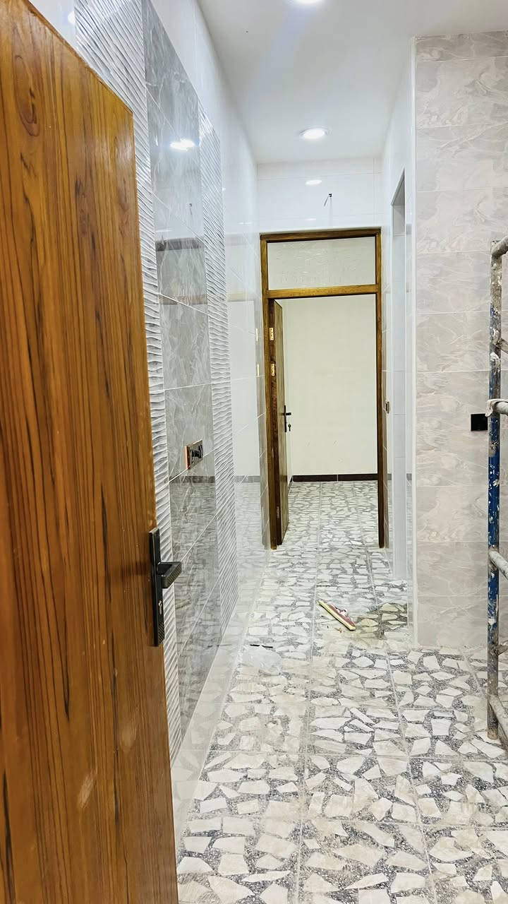 مشتمل للبيع سكك
مساحه 75 متر واجهيه 5 متر نزال 15 متر.  

العنوان حي النصر الثانيه شارع الصوره 
على شارع بصف الركن مباشر 
البيت جاهز وبناء جديد وجاهز للسكن 
كامل كل نقص مابي.  تانكي ماء. سخان ماطور خلاطات مغاسل 

الاستفسار ***********
