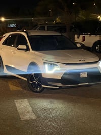 كيه نيرو مديل ٢٥ماشيه ٢٥ الف هايبرد سياره فول عدا لفتحه كشنات جلد تدفئ...