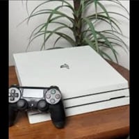 بلي ستيشن 4  نظيف سلم (مهكر) مع يدات عدد (2)  و UPS بعده جديد وجاهز  م...