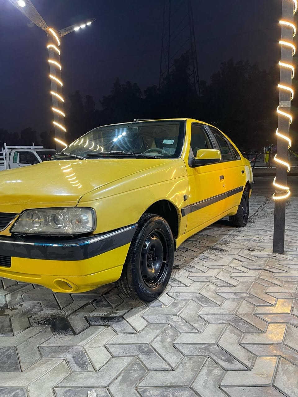 السلام عليكم بيجو اكد 2016 للبيع 
مصفرة هيئة وغرامات 
بيهة كم قطعة صبغ 
السيارة نصبتها حلوة
السعر 37 
مكان السيارة الدورة الصحة 
للئستفسار الاتصال على الرقم *********** بغداد, العراق
