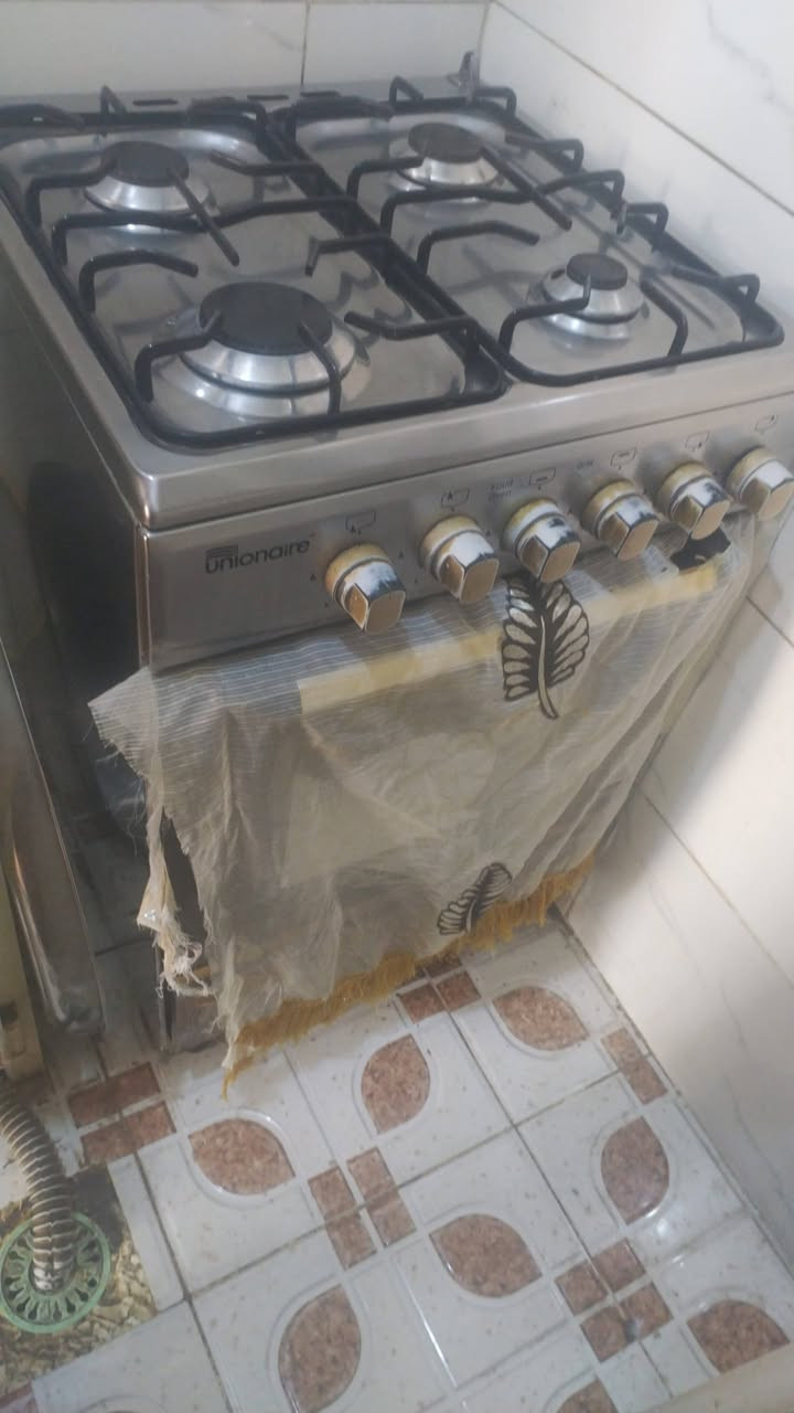 طباخ للبيع السعر 100 وبي مجال بس الجامه مكسوره وجديد ماصاله شهرين  بابل شارع 100شارع80 شارع شريفه الجديد يم ملعب نورسين قرب نقطه داله نجار ميثم الاتصال ***********
