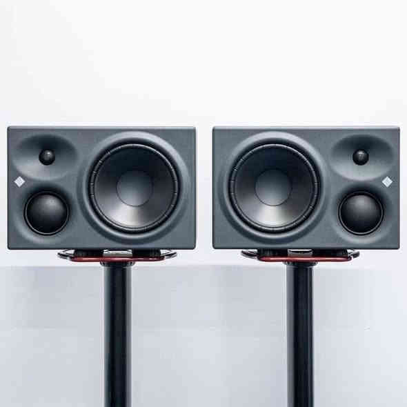 للبيع سبيكرات نويمن kh 310 موديل 2022 جداً نضيفات 
ومايك نويمن u87ai  نضيف جداً 

التواصل متواجد ع خاص و واتساب ***********
