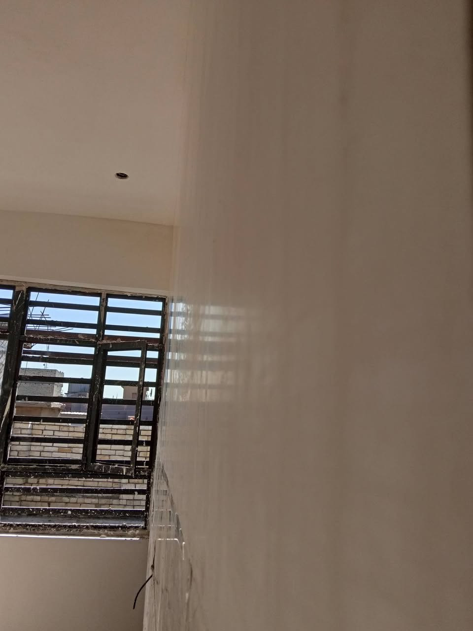 السلام عليكم كادر جص وبياض شغل درجه اولى
***********
