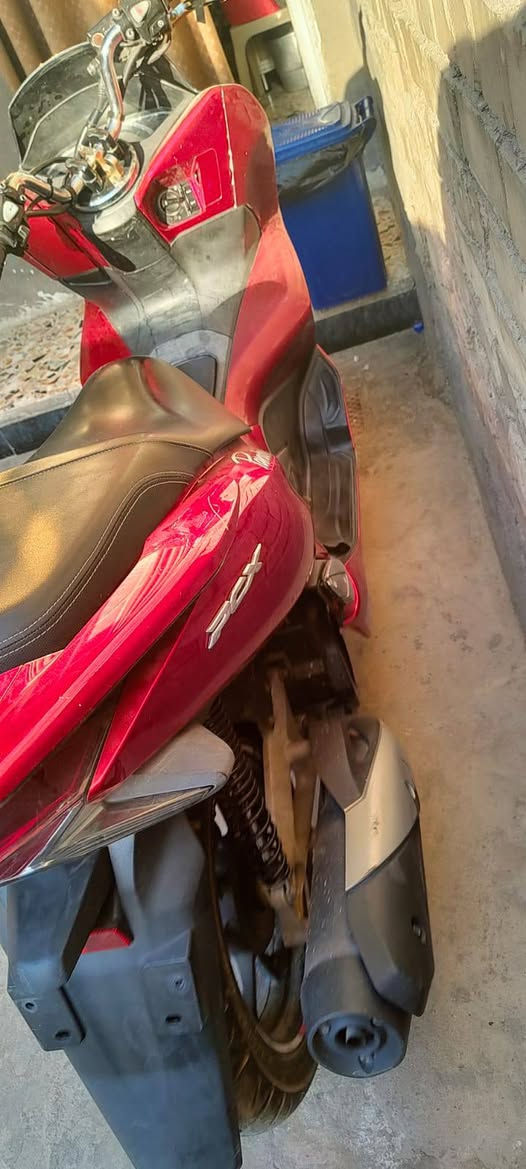 السلام عليكم دراجه بي سي إكس جيل ثالث لبيع دراجه حلوه مكينه نضيفه 150 دراجه كفرتهه بيه ملاحضات صفحه مالتهه بيهه مبدله يردلهه سويهه فايبر وصبغ دراجه نضيفه مكفوله مكينه وكفر وسرقه مكاني بغداد بلديات متواجد وتساب *********** بس وتساب وفيس متواجد رسلني وتدلل
