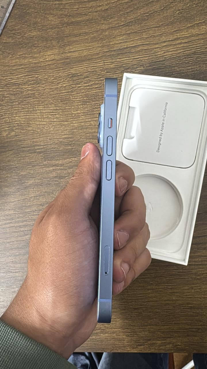 سلام عليكم 
ايفون 14 العادي
128 كيكا 
بطارية 100
نظافة 100‎
جهاز مكفول من الفحص
بغداد 

‪***********‬
