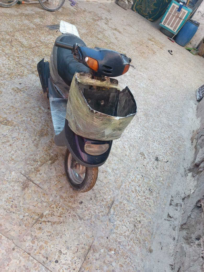 اتصال يوجد وتساب السعر 175وبيه مجال الشراي  ***********مستعجل علبيع
السلام عليكم للبيع دراجه منغولي ام السله 
 مكينه وكير وشاصي مكفولات تايرات جدد كفرات بلاديه دراجه حلوه جيب مصلح وفحص كهربايات كله شغاله دراجه أحله من الصور العنوان كربلاء حي الغدير الاتصال على الرقم
