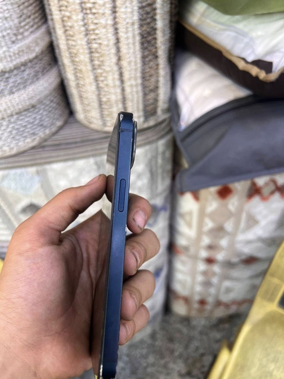 سلام عليكم آيفون 13نضيف شوفت عينك جهاز مكفول من كلشي فقط مبدل شاشه وكامره إماميه تطفه وتشتغل جهاز كله شغال بطاريه ٨١مامبدله وذكره ١٢٨جهاز نضيف سماعات كامرات شغال جهاز تجي تفحص شوفت عينك سعر جهاز ٣٠٠مال مستعجل مكان بغداد شعب قرب سوق شلال رقم الهاتف ***********
