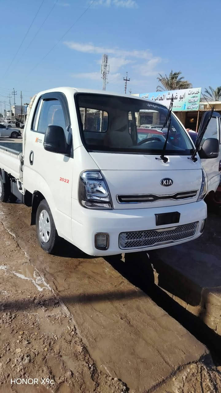 لسلام عليكم اخوان
كيا للبيع مديل 22 سياره مكفوله كفاله عامه 
بدون رقم بعده ما مرقمه معاملته كامله كبل ترقم السعر ١٣٥ وبيه مجال بسيط مكاني ذي قار سوق الشيوخ
استفسار ***********
