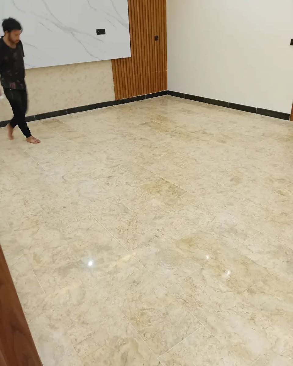 سلام عليكم شركه تنظيف الجوهرة 
يتوفر كادر متدرب ومختص بل تنظيف مواد فعاله ودرجه اولا اسعارنه مناسبه الحجز والستفسار التصال او مراسله علا واتساب الهاتف +9647867460172
