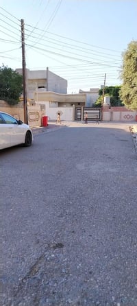 للبيع دار 236م واجهة 12.5م طابق واحد في حي النصر قرب جامع المدينة المن...