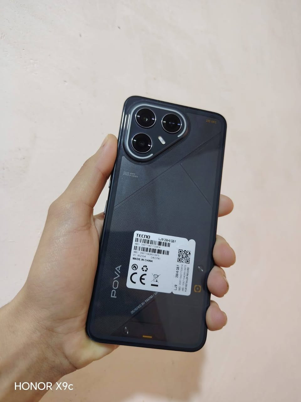 السلام عليكم.. بيع نقد فقط
تكنو بوفا 7 ألترا 5G للبيع او مراوس 
الجهاز شرط مامفتوح.  مستعمل شهرين تقريبا فقط
الذاكرة/256.   رام/8+8.  ملحقات كامله
الجهاز يشغل. 90 فريم بوبجي    مواصفات فول 
السعر/325 وبي مجال
***********
