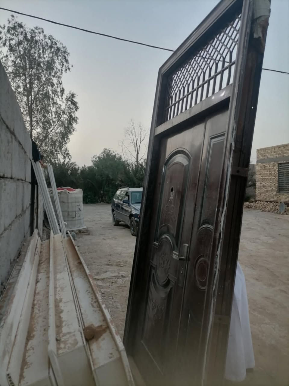 باب تركي للبيع ب150 نضيف ***********
