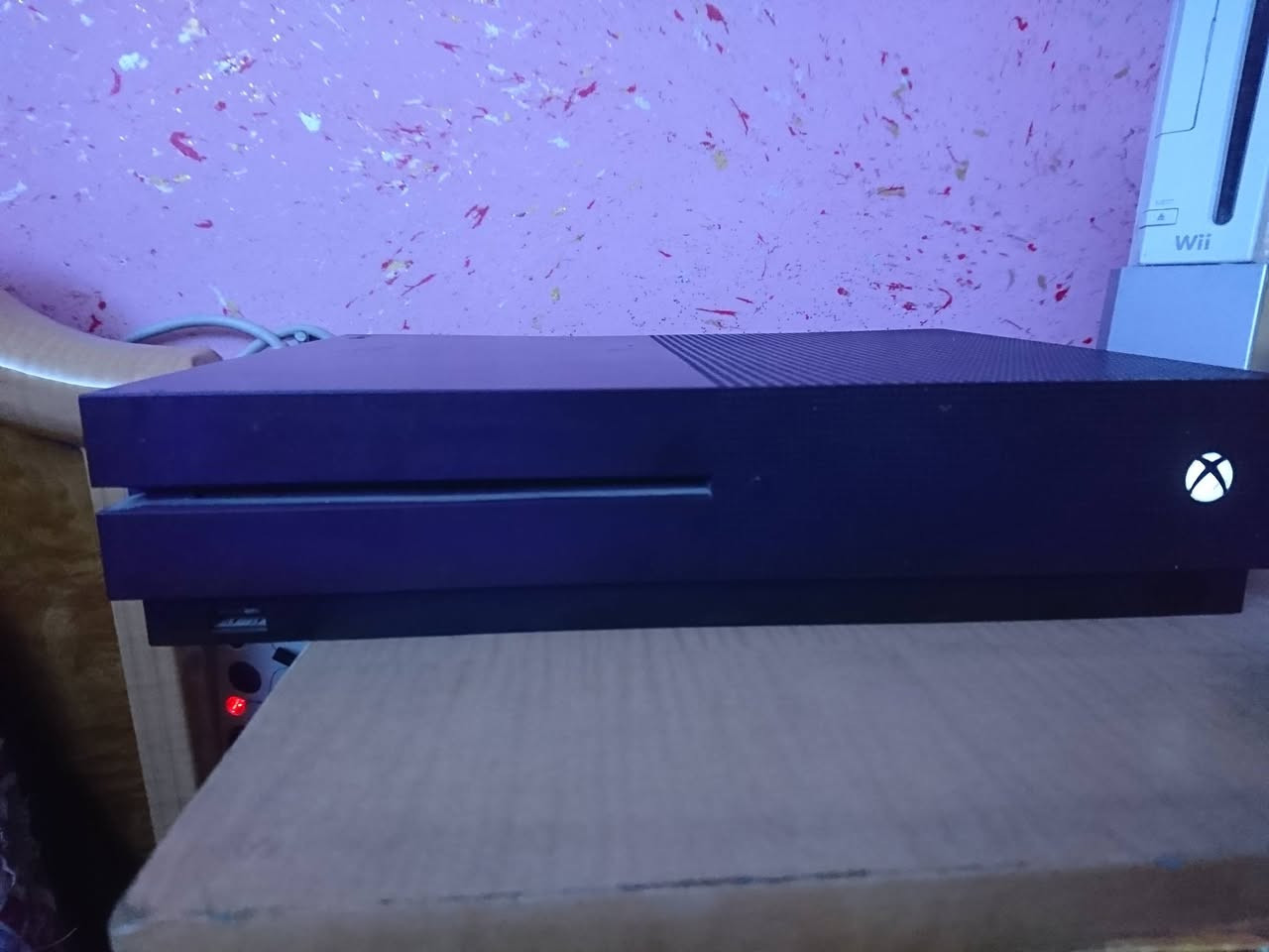 السلام عليكم إكس بوكس وان اس الذاكرة 1 تيرا لون بنفسجي بي مجموعة العاب جوستكات 2 جهاز اخو الجديد السعر 150 الف رقم الموبايل ***********
