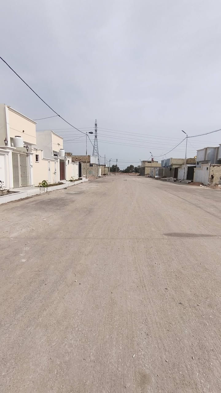 يعلن مكتب  اليرموك  للعقار ⚜️ الدار المســــاحة150متر مربعه
. طابو   زراعي وقرار محكمة 🪐
⚜️ العنــــوان ⚜️  النجف //  
         🔆  الــتـــفـــــاصـيــــل  
الـبـنـاء  درجة اوله البيت مامسكون 
(( طـــابق الاول)) يحــتوي علا غرف، 2 وصاله + ومطبخ مفصول+ وستقبال  وصحيات داخل وخارج. 

🔱الــســعـــر  //57مليون. 🥰

             ملاحظة (((توجد كافت المساحات والقطع  )
⚜️        
((للاستفســار مراجعـة المكتب  #_للعقــار_والمقــاولات
العنــوان مكتب اليرموك  العقار مقابل قرية: الغدير اعمـود 282 #مكتب_اليرموك  العقار_

*********** او الاتصال على الارقام.🟡🟡📞📞📞
   🔆📞تطبيق وتساب موجود
او مرسله  😊
