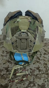 خوذة ألياف • مقاس ميديم • سماعات شغالة