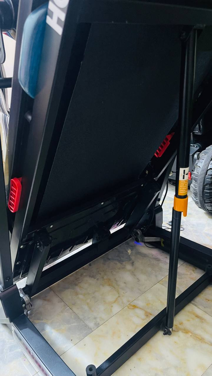 السلام عليكم..جهاز جري شبه الجديد يتحمل 155 كيلو حقيقي نظام جبلي استخدام قليل جدا جدا السعر 325 الف وبي المجال ..رقمي *********** مكاني بغداد السيدية..متواجد في البيت بعد الرابعة عصرا
