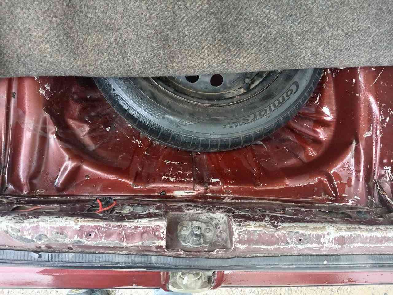 السلام عليكم اوبل كاديت 16موديل ٩١ رقم سنويه هزه جديده شرط التحويل محرك كير شرط كهربائيات كلها شرط ٥اطارات وبطاريه جديده استيرن باور اسلايت صبغ جماليه بدون ضرر بدون دواخل طخم جديد***********
