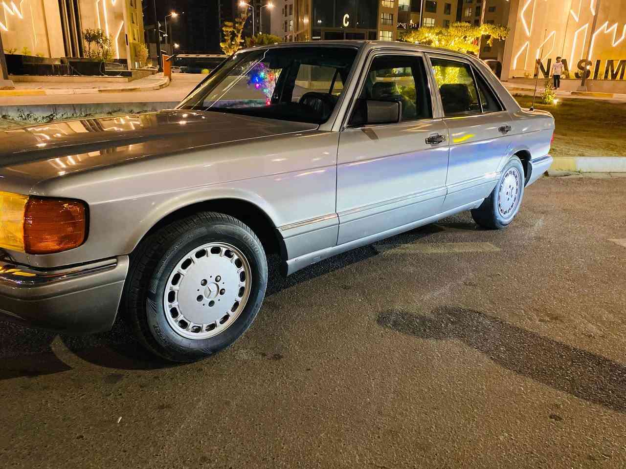 السلام عليكم مرسيدس موديل 90 رقم بغداد انجليزي تحويل مباشر سياره مصبوغه عام مكينه كير جداد صدر جديد منظومه تبريد كله جديد تبريد ثلج كمبروسر 12 العنوان حي الجهاد بغداد بيها نقوصات بسيطه رقم *********** سعر 85 وبيها مجال
