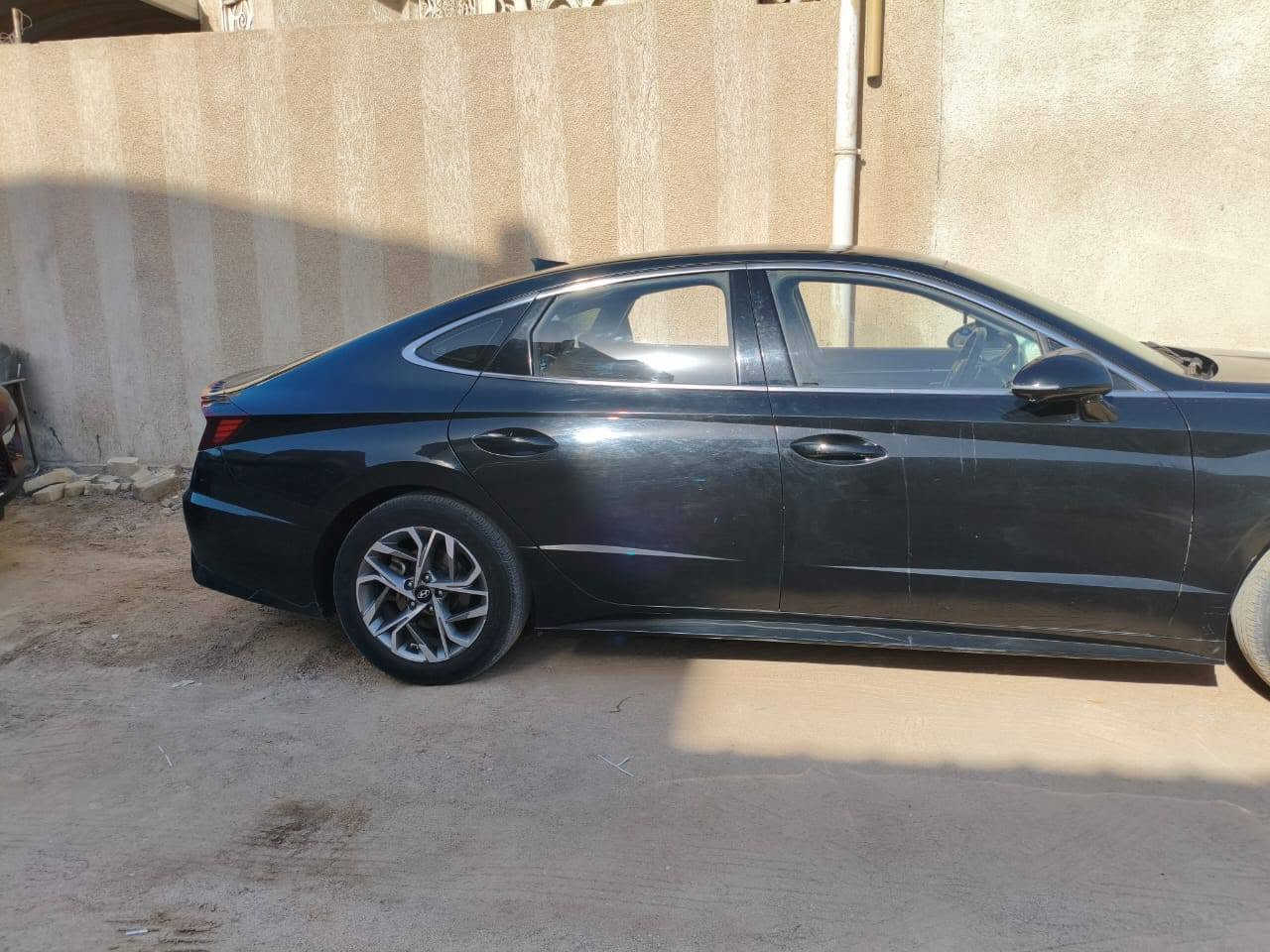 سوناته موديل 2022 كلين من الضربه بيهه فقط صبغ السياره نضيفه امانت الله وفول مواصفات خمس كامرات رادارات وحساسات جانبي واماميه وخلفيه كيج شاشه دجتال كشنات جلد وتدفئه وتبريد بصمه وهواي موصفات بس مايكفي اكتبهن السعر 165 للتواصل عله الرقم ***********

