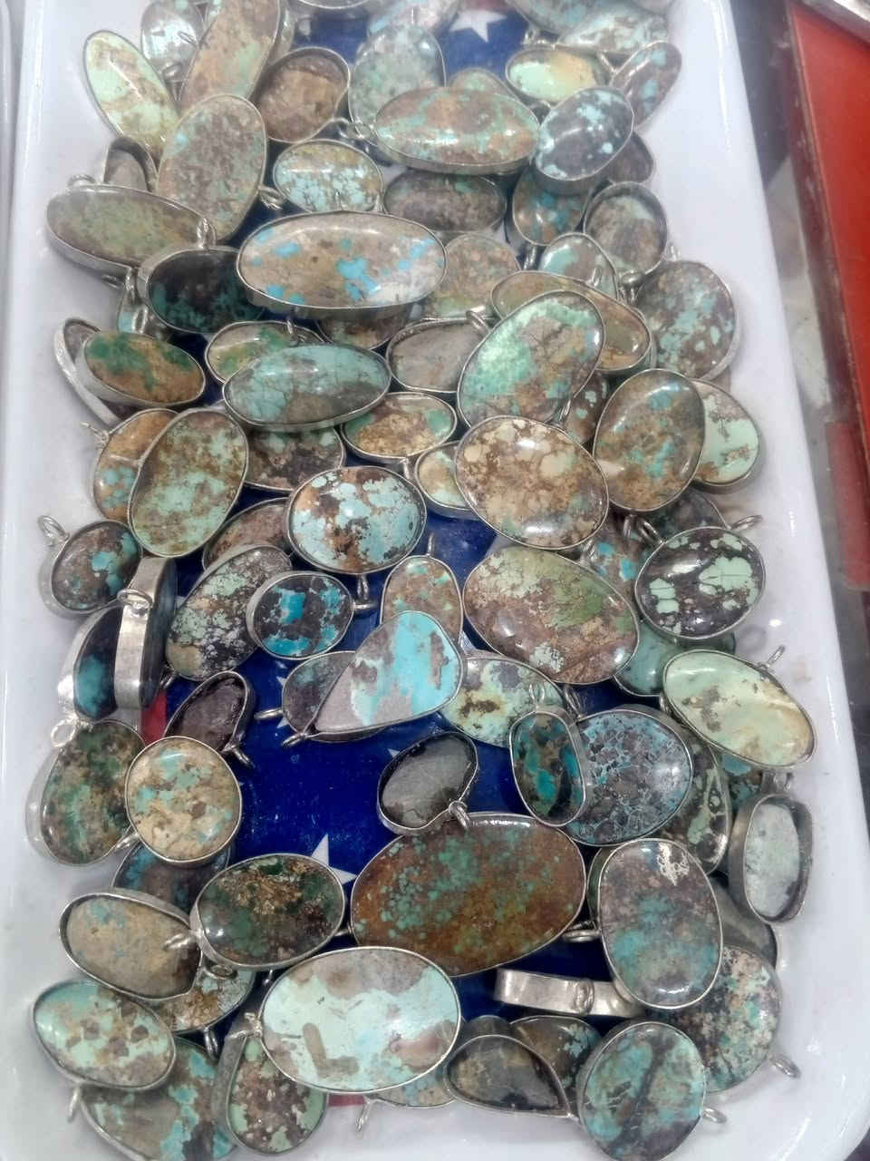 كلايد حجر الفيروز الاصلي جمله فقط لصحاب البيجات لناس على باب الله الفحص أمام المندوب يوجد توصيل لجميع المحافظات رقم الحجز الواتساب ***********
