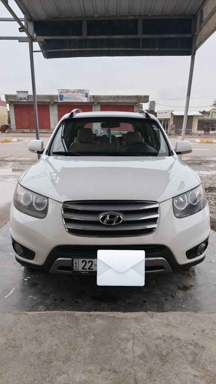 السلام عليكم للبيع سنتافي موديل 2012خليجي رقم أربيل دولي مميز 7 راكب محرك اربعه سلندر بيها جاملغ السكن الأمامي صبغ فقط ماشيه 180 ألف محرك وكير شرط سياره جاهزه صدر وتايرات جديد تدفئه تبريد شغال شرط الوكاله والتحويل السعر 150 وبيها مجال مكان السياره الشركاط الخضرانيه للاستفسار الاتصال ***********
