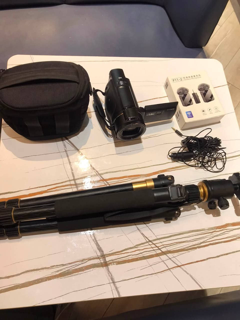 1-كامره هاندي كام للبيع مع اكسسوارات 
2-جهاز مايك F11-2
3-استاند
Sony handycam AXP55
سعر مليون و250 وبي مجال


**إذا كنت صاحب هذا الإعلان وتريد حذفه لأي سبب، رجاءا أرسل رسالة إلى الدعم الفني**