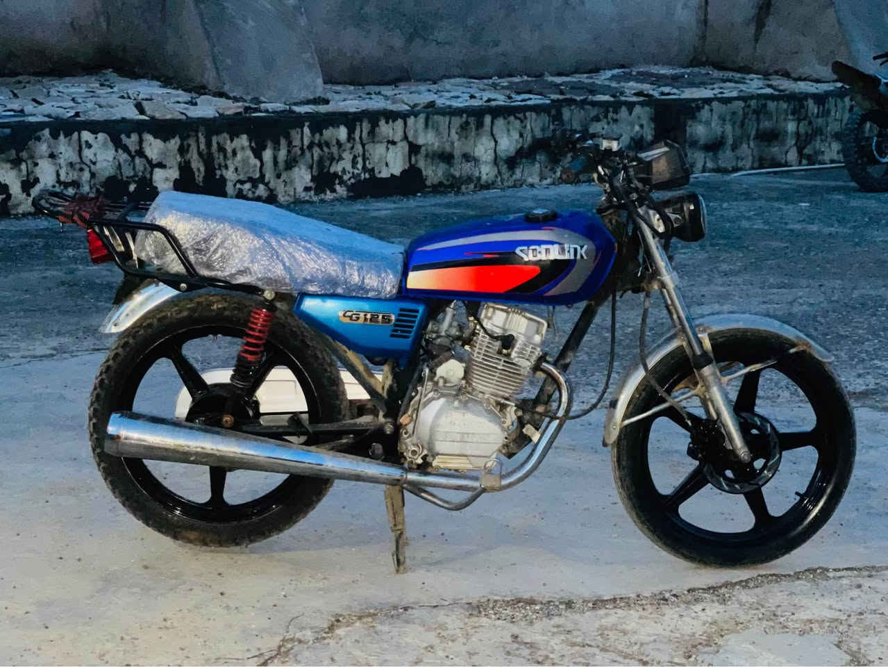 سحري خواي هه مو بازار
فررشتن يان گورينه وه
سافيين 2021 مه كينه 150
بي عه يبه به شه رتي هه مو شتيكي
سحري 270هه زارمه عامه له 
شوين كويه
*********** كويسينجاك, أربيل
