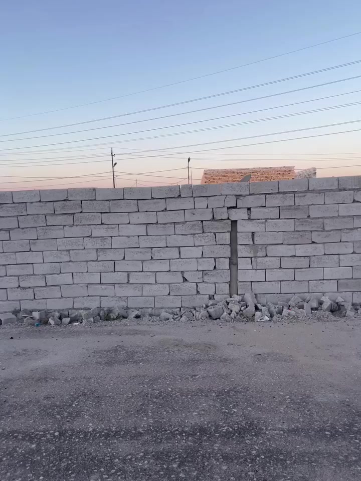 خلف المعسكر مجاور توزيعه البلديه 
***********
