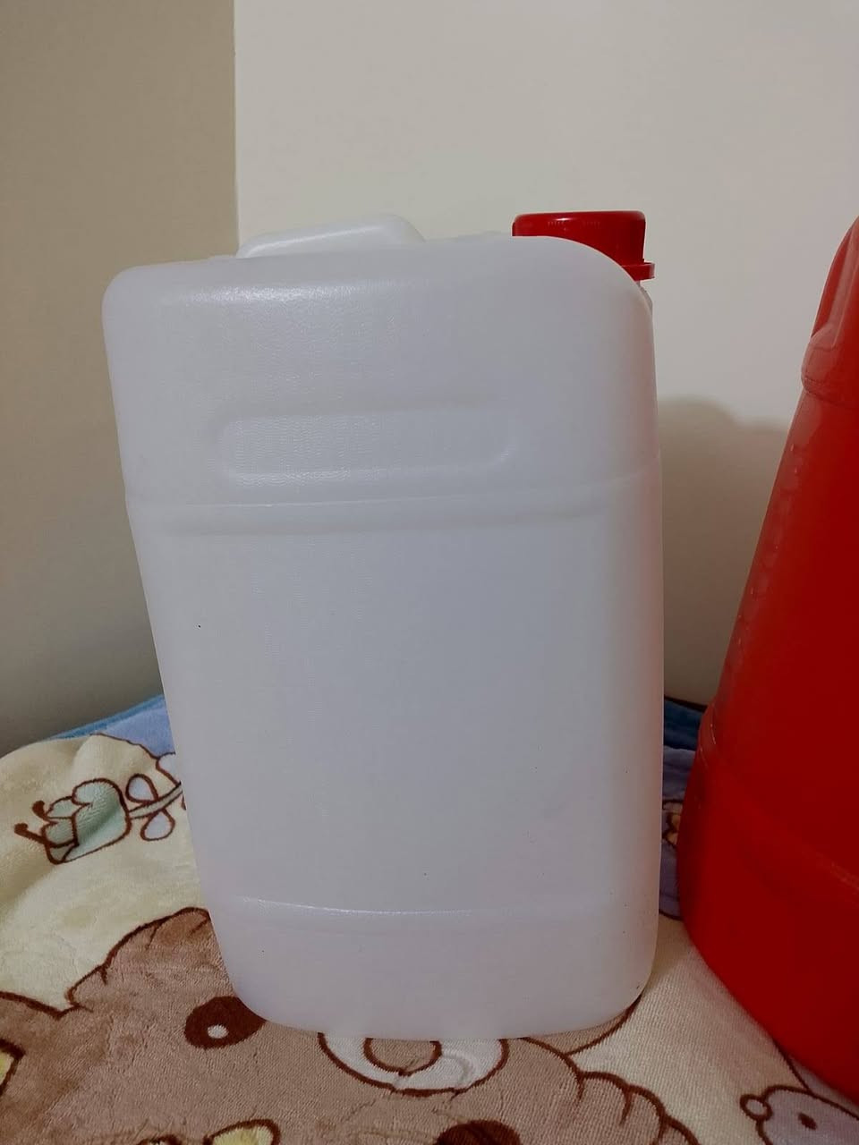 السلام عليكم
جلكانات بلاستيك اللبيع
10 التر عدد 12 
20 التر عدد 80
***********
