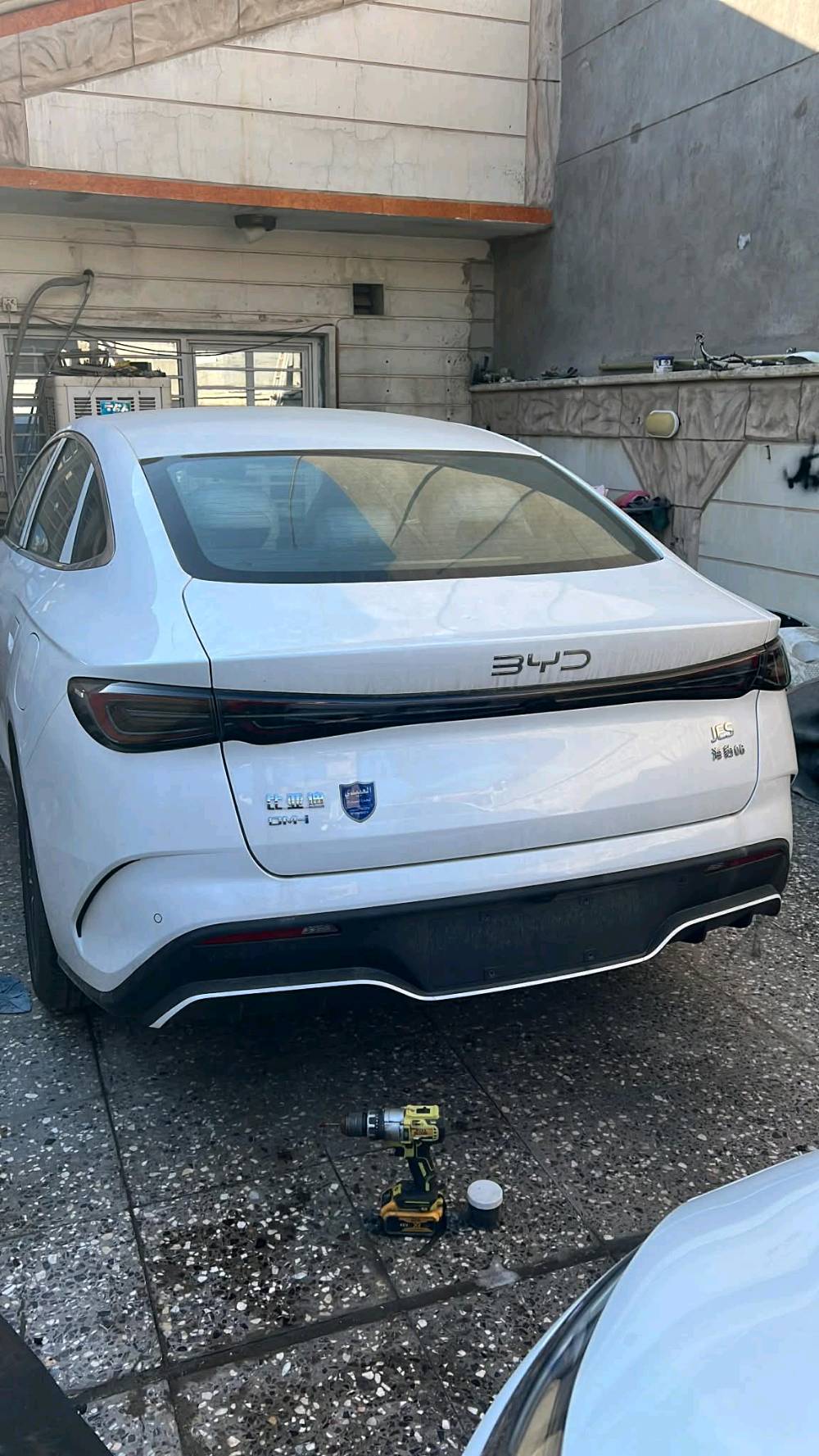 سيل 6 نص فول لون ابيض وداخل ابيض زيرو ما ماشيه بطاريه جبيره مامرقمه منزل بيه كل التطبيقات مكاني بغداد 
للاستفسار ***********
ما هو موديل السيارة بالضبط؟: 
2025
أين موقع السيارة حالياً داخل العراق؟: 
بغداد بنوك 
هل السيارة جديدة أم مستعملة؟: 
جديده
هل هناك إمكانية للتفاوض على السعر؟: 
لا 