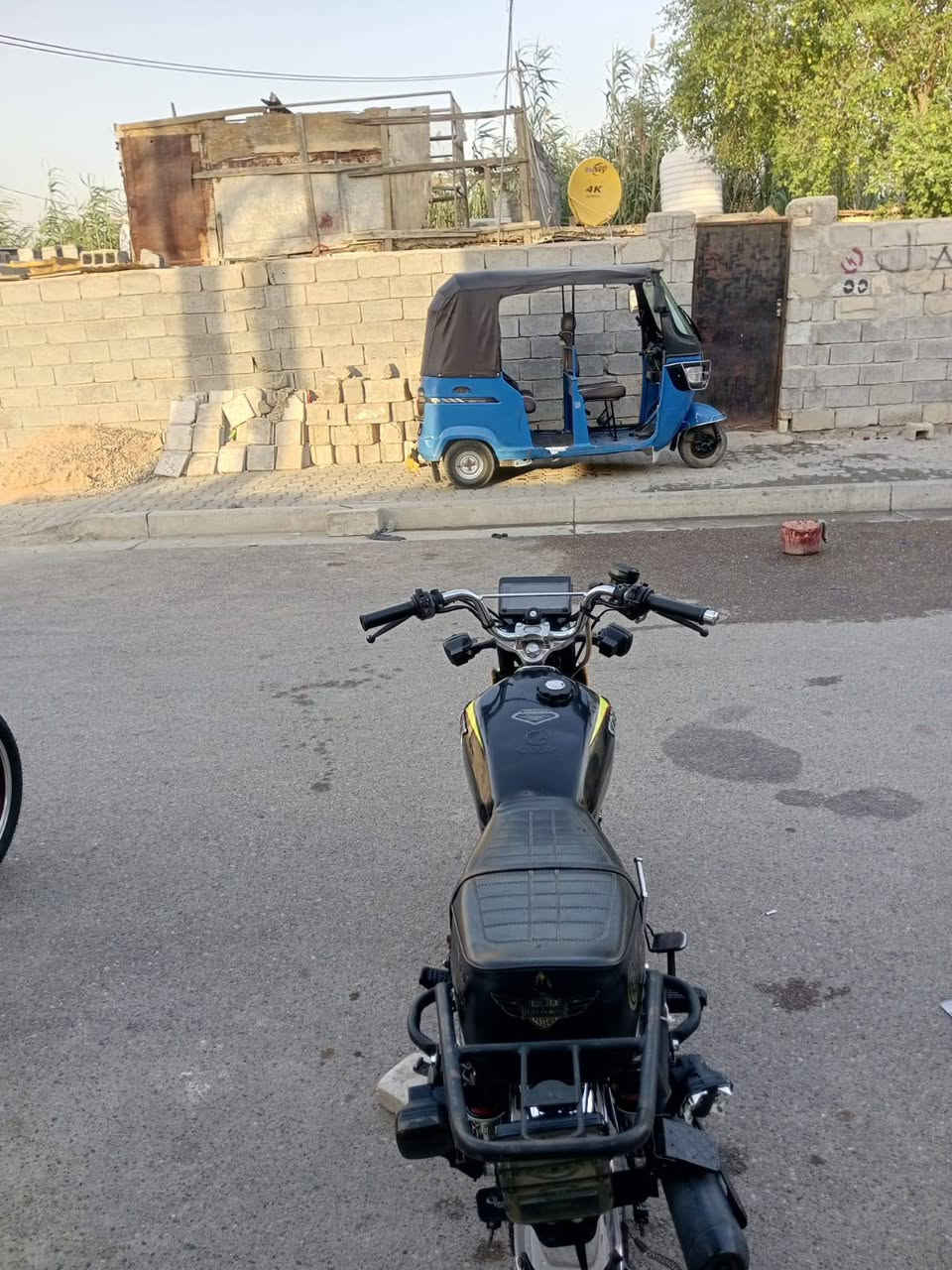سلام عليكم دراجات عدد 3 مو شراي لا تعبني اقرء تفاصيل
حمره موديل 25 اول وحده سعرهه 575 بيهه مجال 
ثاني وحده سوده موديل 24 سعرهه 575 بيهه مجال 
ثالث وحده حمره موديل 23 سعرهه 550 بيهه مجال 
دراجات نضاف او مفولات تجي وتشوف بعينك اوراق كامله 
مكان محموديه لطيفيه شراي اتصل ***********بي واتساب 
*********** فقط اتصال
