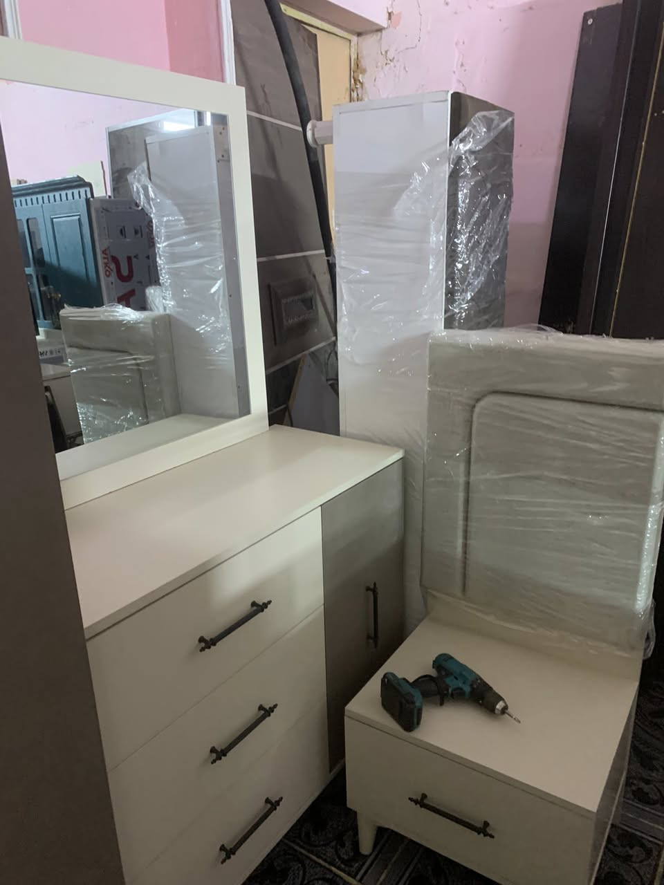 غرفه تركي. مديل حديث كلش نازكه. السعر. ٥٥٠ مكان الزهور ***********
