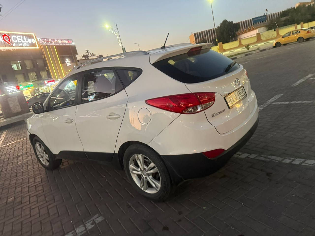 السلام عليكم سياره نوع توسان مديل 2013فول مواصفات فتحه تحكم استرن حساسات مري شفط كشنات جلد اشاير بل مري شفتات ستيرن مكينه 2000رقم بغداد مثبت سرعه السياره كامله من كلشي تحويل مباشر 
 العنوان كربلاء السعر 134
بيها مجال رقم الهاتف ***********
