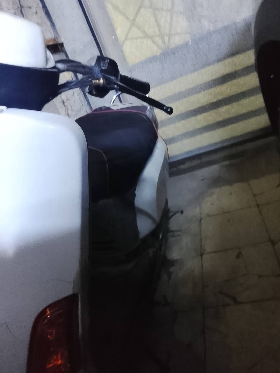 سلام عليكم دراجه ماكس بوليس كابريتر دراجه كهربائيات كلها شغاله سلف هندر مكينه مفتوحه  مره وحده مكينه ناعمه مكاني الدوره ابو دشير السعر ٤٥٠  ***********
