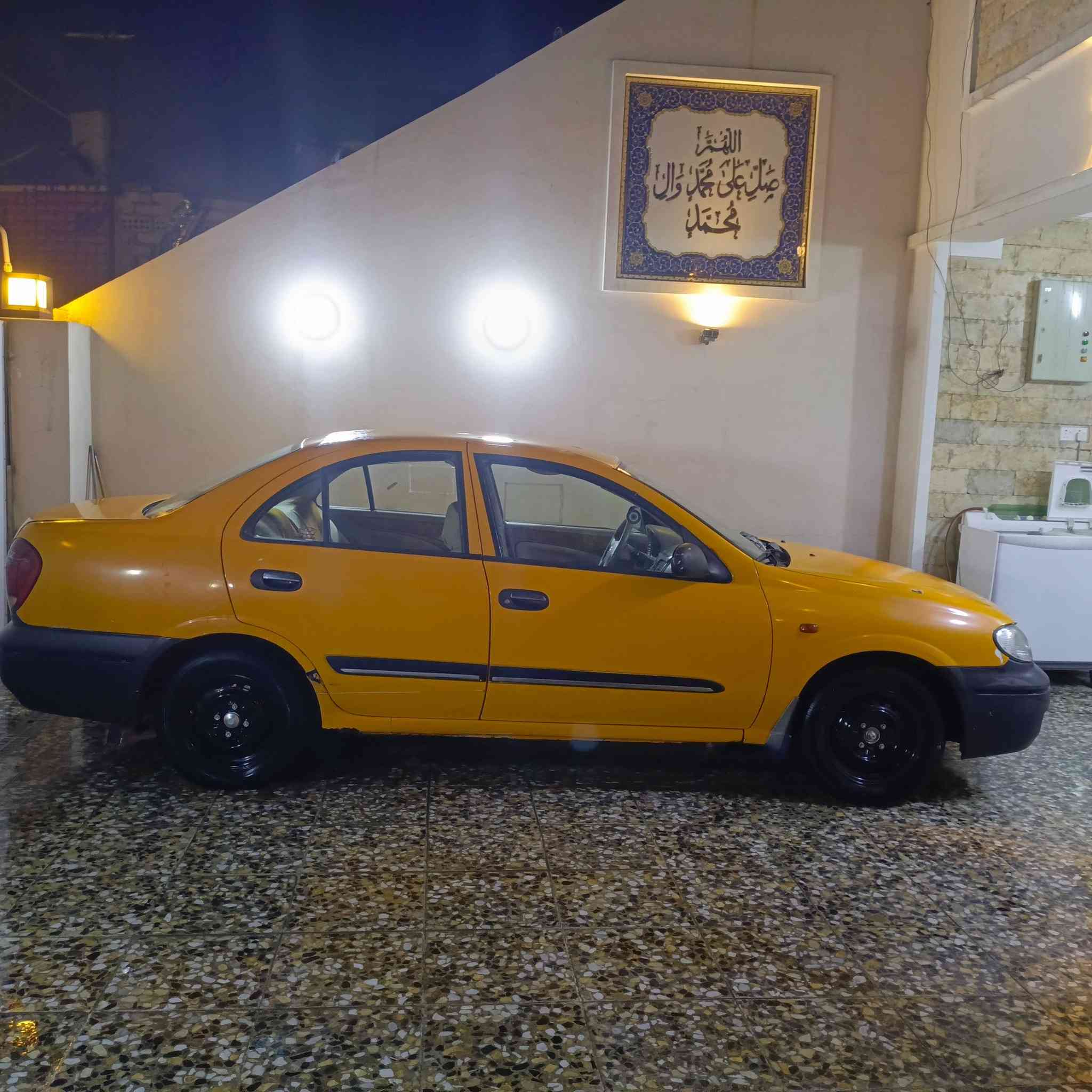 السلام عليكم نيسان صني موديل ٢٠٠٤ بسمي السيارة (خصوصي) كربلاء جديدة تخم تاير وجامع جديدة وباتري ومشط جدد لوحات جدد مميزات موقع السيارة بغداد البياع رقمي ***********
