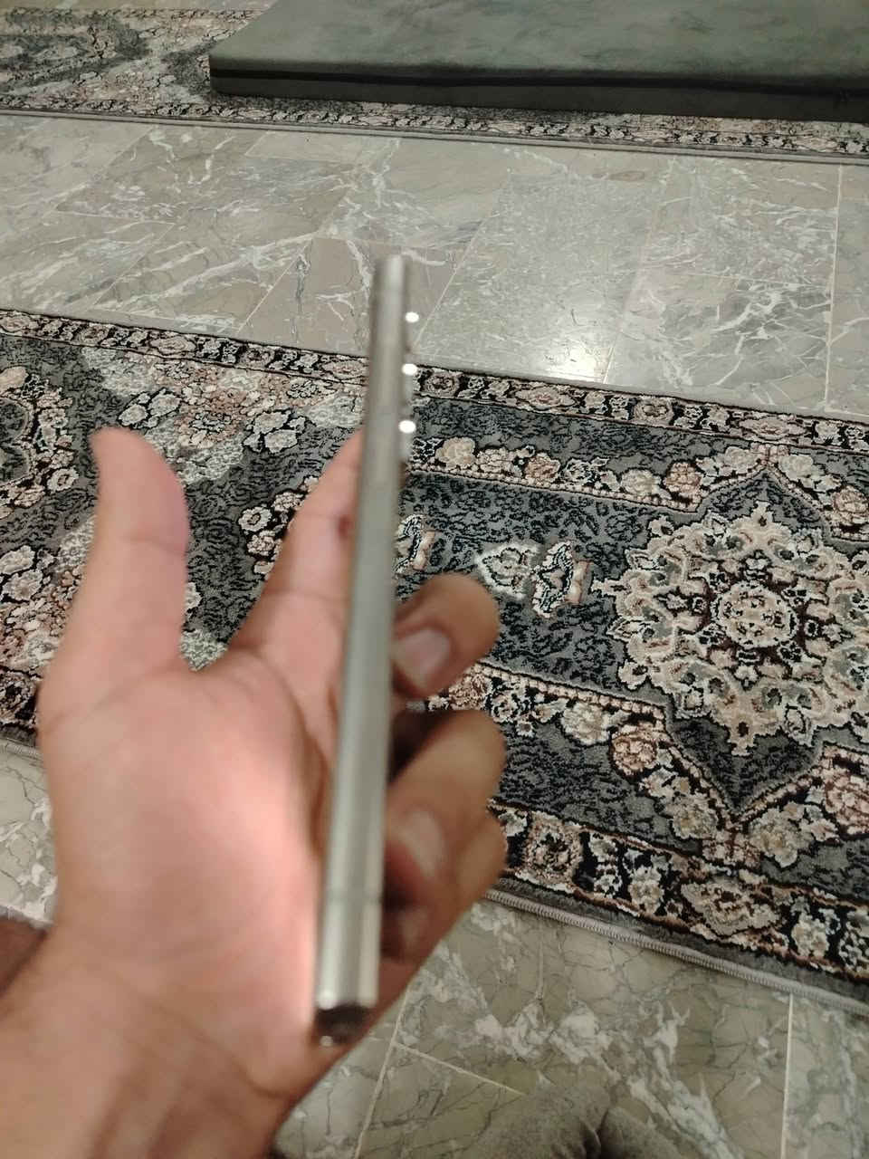 سلام عليكم s24 بي نقطه سوده بالشاشه بصيطه كلش جاهز لا مفتوح ولا مصلح مكفول نضافه 90بالميه رايده 900 بي مجال بصيط مكاني نجف حي الانصار رقمي***********
