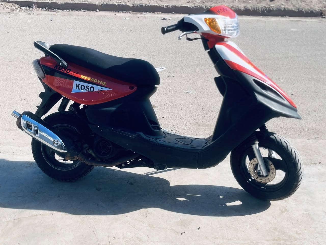 سلام عليكم دراجه قجمه للبيع 
مزوده رياضي 
بوشه 55
صالنصه صجمه
دبل RRGS
يده بريك KOSO
كفرات موشم
كهربائيات كلها شغاله 
دراجه نكره 
شلعه ومعدل 
العنوان شارع الكاشي الكماليه 
الرقم ***********
سعر 375
