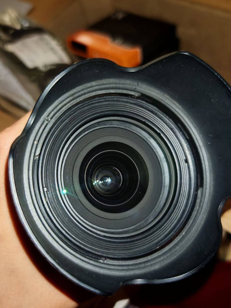 *للبيع: عدسة Canon EF 24-70mm f/4L IS USM - نظافة 95%*

🔥 *سعر مستعجل: 550 ألف فقط* 🔥  

*المواصفات:*
- عدسة فول فريم احترافية سلسلة L
- رينج 24-70mm عملي لكلشي: بورتريه، لاندسكيب، منتجات
- فتحة f/4 ثابتة + ثبات بصري IS يقلل الاهتزاز 4 ستوبات
- موتور فوكس USM سريع وهادئ للفيديو
- معاها هود + كابات أصلية 

*الحالة:* نظيفة جدًا، لا خدش بالعدسة، لا فطريات، فوكس مضبوط 100%. شغالة على كامرات الكانون ال r مع محول.

*السبب:* مستعجل للبيع لأن محتاج كاش.

المكان: صلاح الدین / توصيل للمحافظات متاح بغداد, العراق


**إذا كنت صاحب هذا الإعلان وتريد حذفه لأي سبب، رجاءا أرسل رسالة إلى الدعم الفني**