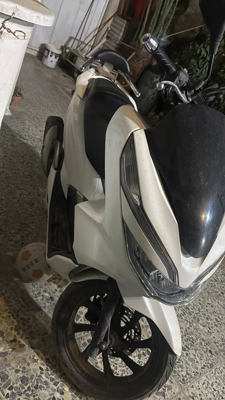 Pcx جيل ثالث ماشيه ٢٣ مكفوله كفاله عامه السعر ١٥$. وبيها مجال الشراي يتصل ***********. مكاني علي الصالح مقابل الطوبجي
