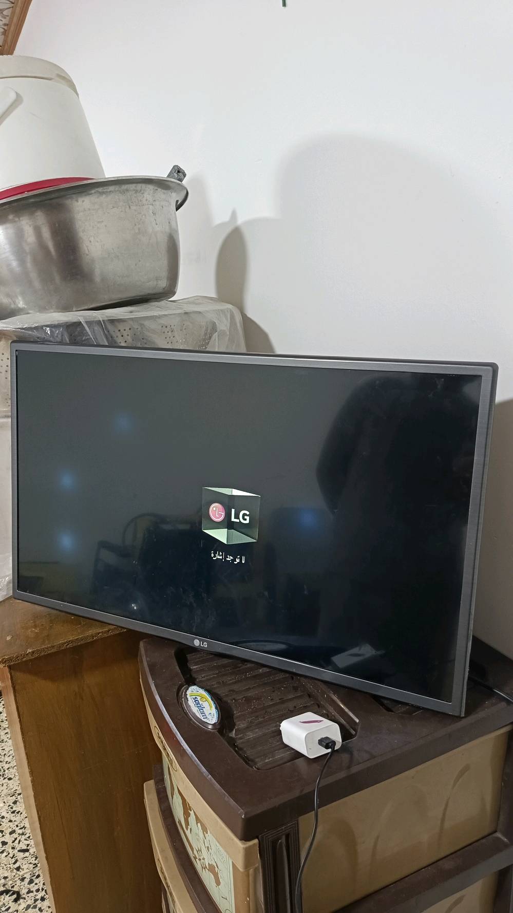 بلازمه LG حجم (32) للبيع فقط بي نقاط بل شاشه ما مأثرات ابد مبينات بل صور شغال كل عيب مابي سعره (60)الف و بي مجال مكانب كركوك واحد حزيران رقمي ***********