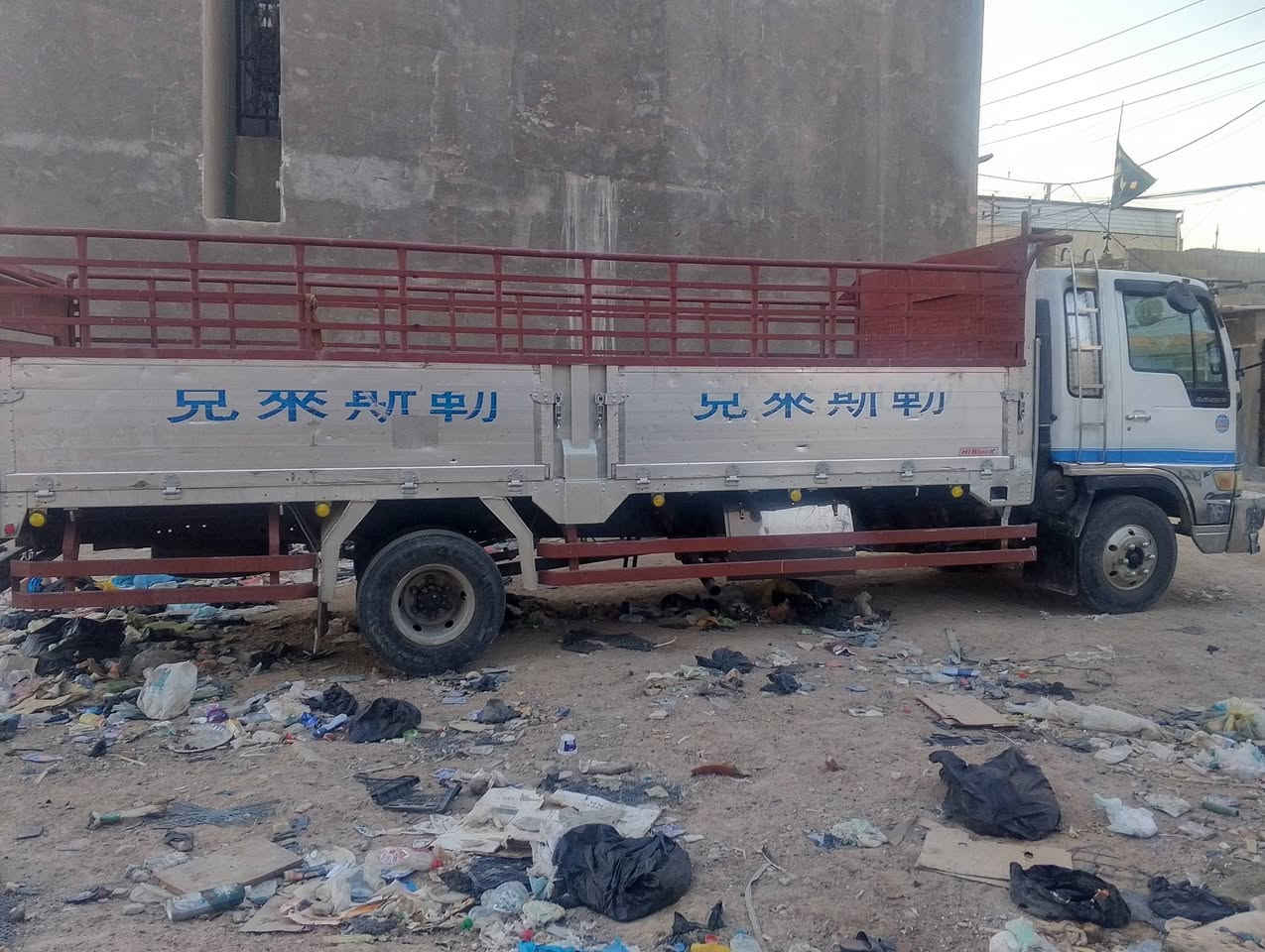 هينوا انكر سته وربع محرك 80عادي خطين كير سوبر  سياره جاهزه رقم قم كربلا مديل منزل باقي على دفع الكمرك تشتري منزل بسمك كله علينه السعر 190 اتصل ***********
