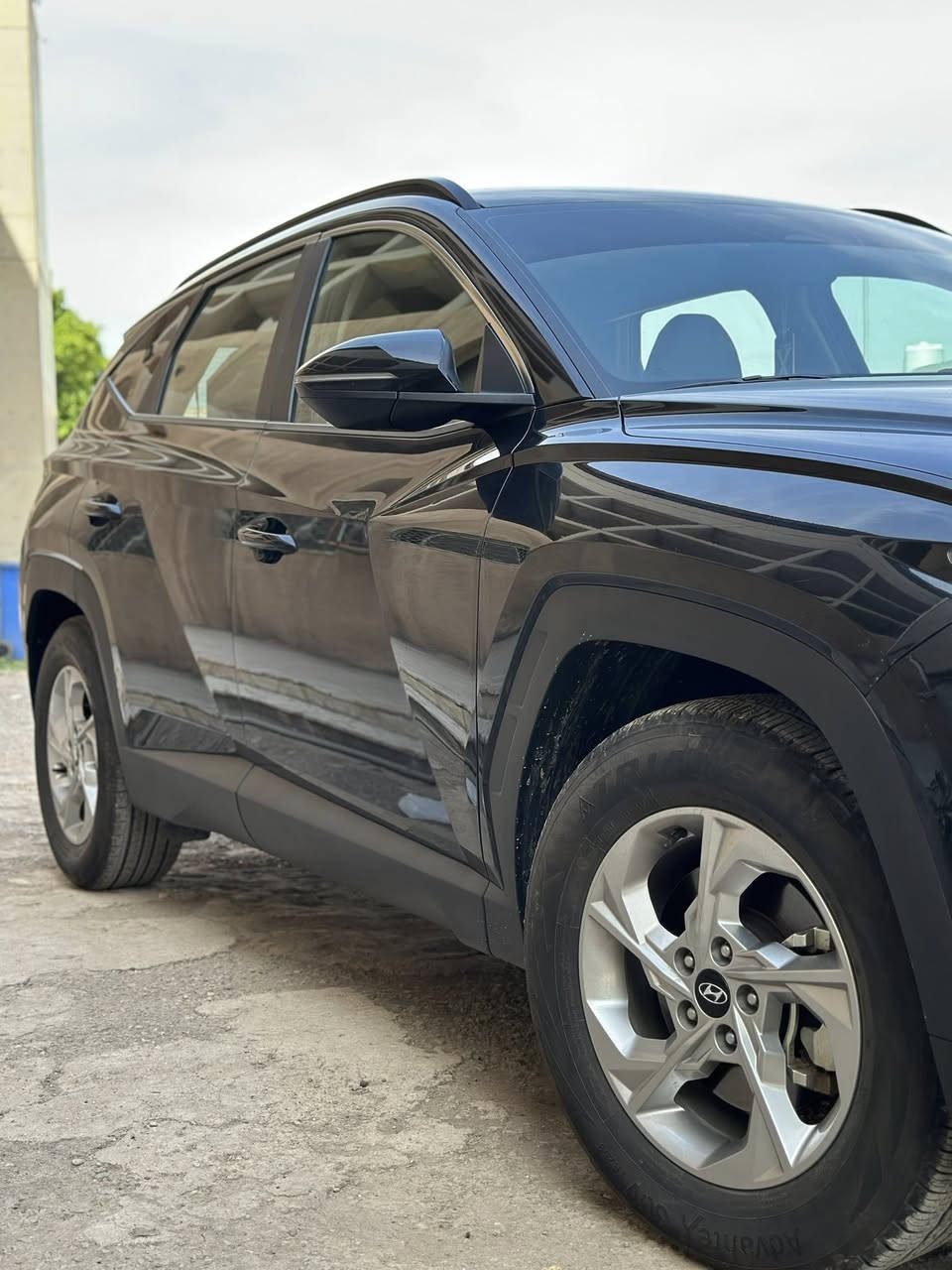 توسان للبيع بدون مراوس
مديل 2022وارد امريكي سياره بدون حادث فقد بارد ب 
حجي المكينه 2500
هلال الجاملغ الخلفي  ماشيه 55
السياره حلوه و جاهزه من تخم تاير و عليه ادامه كامله من بلك و نوزل و فيت بم
مواصفات 
كشن كهرباء
تدفأ كشنات
تحكمات ستيرن جهتين
شاشه جبيره و رادار و حساس خلفي.   رادار بالمري سياره حلوه و ما ناقصها شي 
مكان السياره بغداد البنوك مجمع الاستاذه 
سعرها 193 و بيه مجال بسيط حك الجيه.  
‭0771 657 4719‬
و اسفين على الايطاله و الله يرزق الجميع
