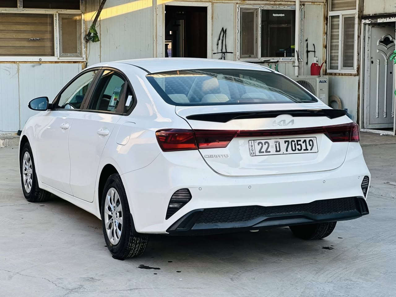 لسلام عليكم ،،،
للبيع او المراوس 
سيراتو 2022
رقم اربيل الجديد بسم شركه تريد تحويل او وكاله
مكفوله كفاله عده بارد مكانين 
مواصفات 
محرك ١٦٠٠ دوش 
 لد امامي 
شاشه اعطال
داخل لونين 
سويج شخاطه
تبريد قطعتين
كروز سرعه
حافض نضارات 
اربع دسك
 مخرج اوكس  يو اس بي
مسجل بلوتوث
حساس خلفي 
خمس تجوات
فول تحكم استيرن
السعر خاص 
تخم تاير جديد 
الاستفسار اكثر الاتصال 
***********
***********
